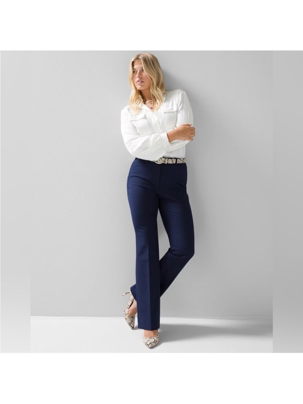 White House Black Market Ines Slim Bootcut Comfort Stretch Pants SZ 8S in Navy